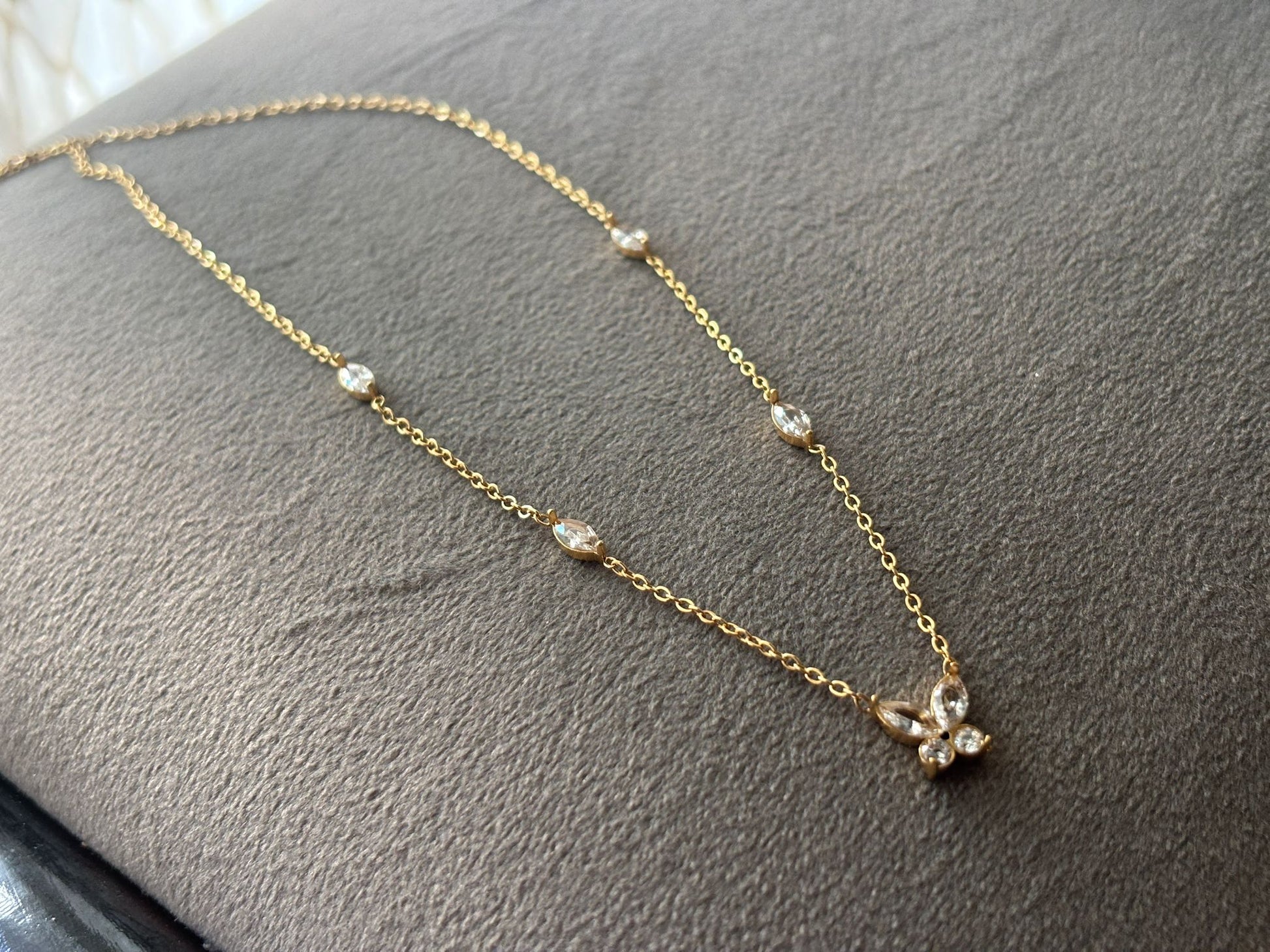 Fluttering Radiance Necklace