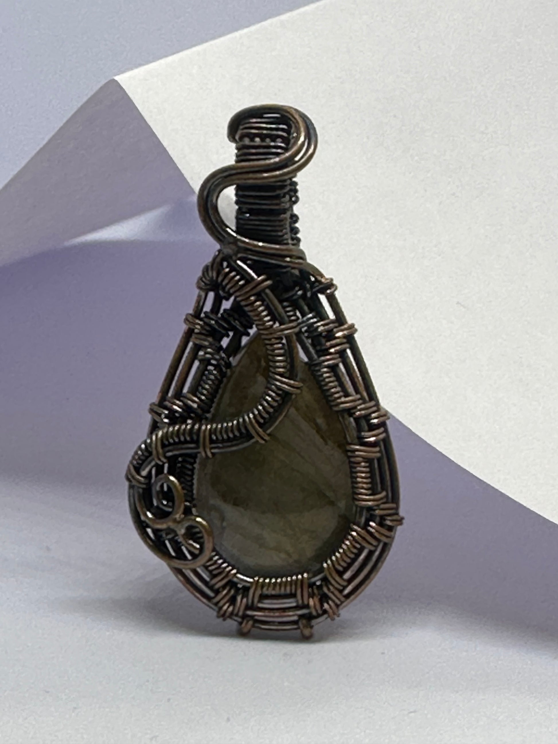 Earth Echo – Hand-Woven Labradorite Pendant
