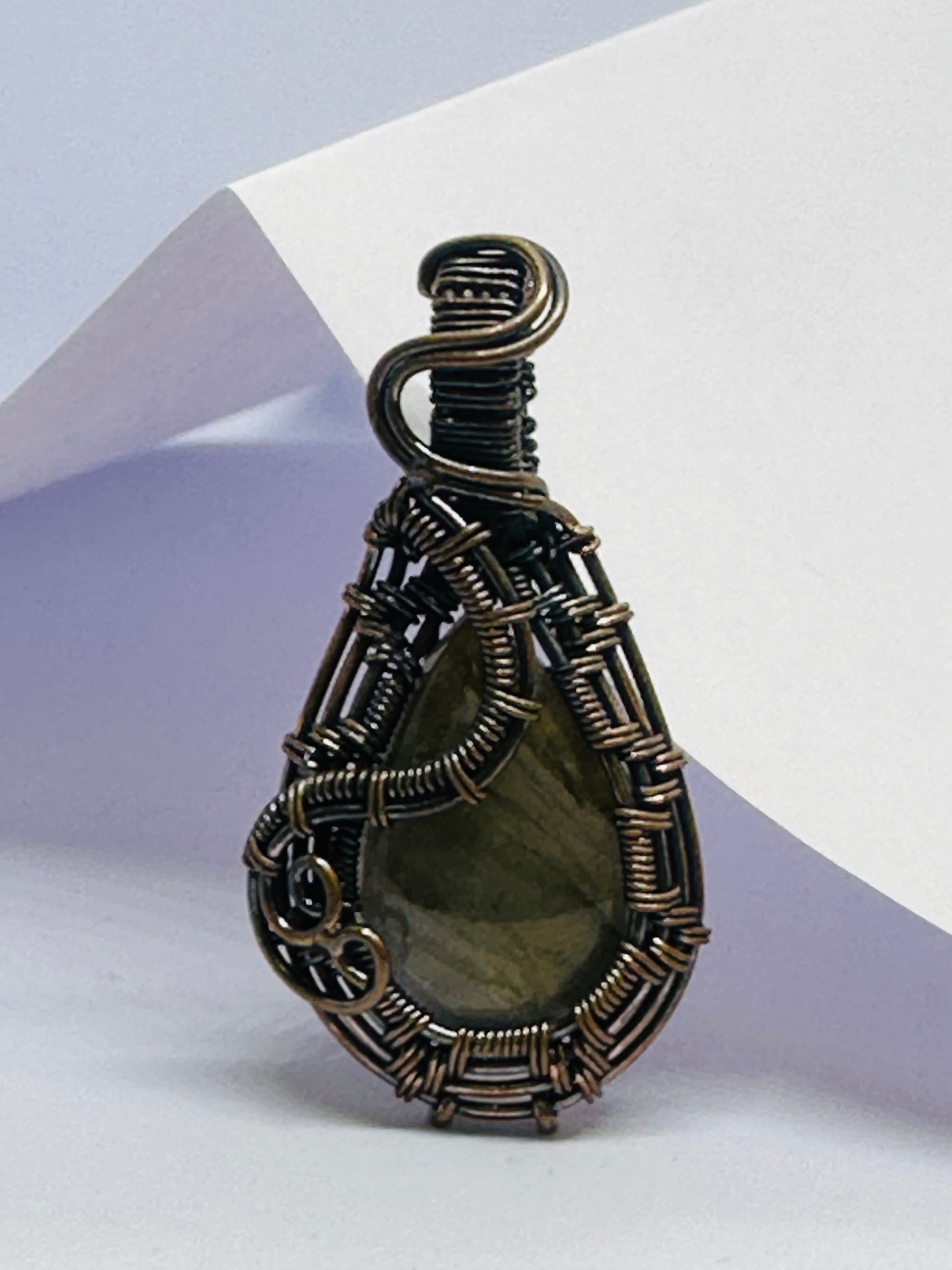 Earth Echo – Hand-Woven Labradorite Pendant