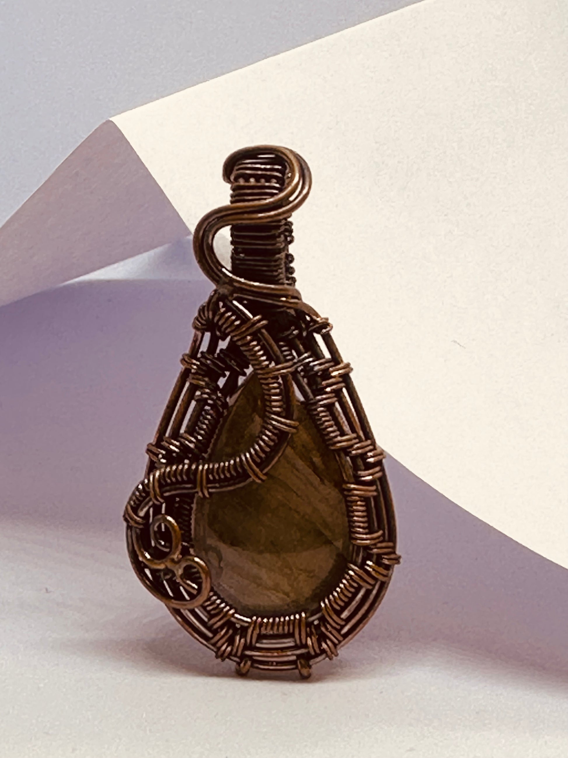 Earth Echo – Hand-Woven Labradorite Pendant