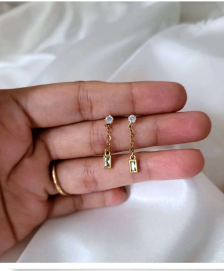 Luxe Drop Radiance Earrings – Gold Plated Chain Dangle Elegance