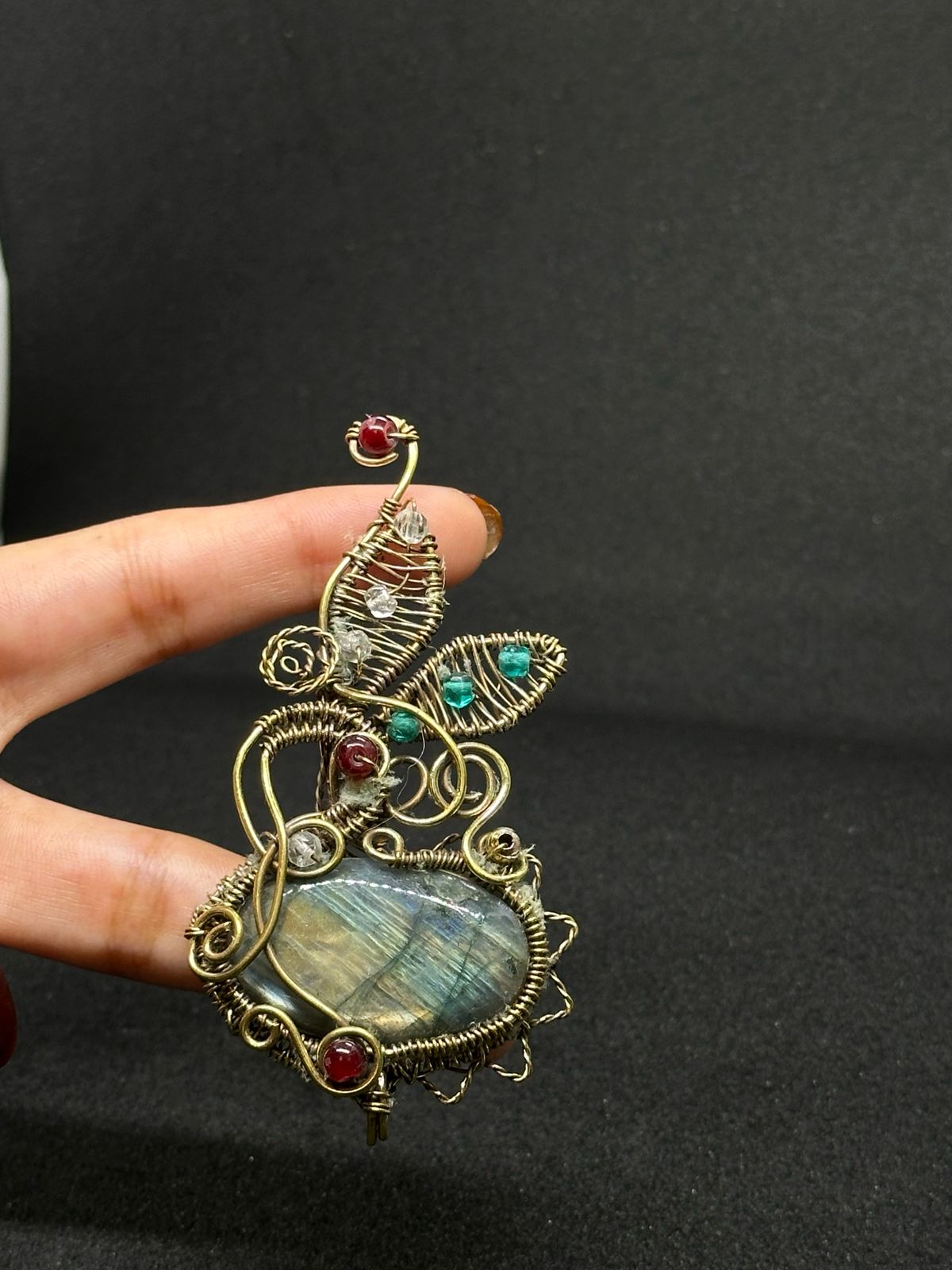 Mystic Glow: Labradorite Copper Pendant"
