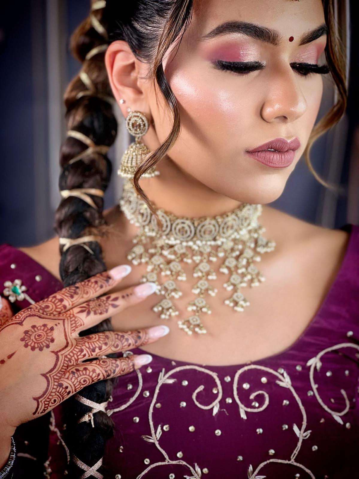 GOLDEN Necklace, Earrings & Tikka Set | Indian Jewelry | South Asian Jewelry | Tikka | Jhumkas | Danglers | Partywear | Golden Set