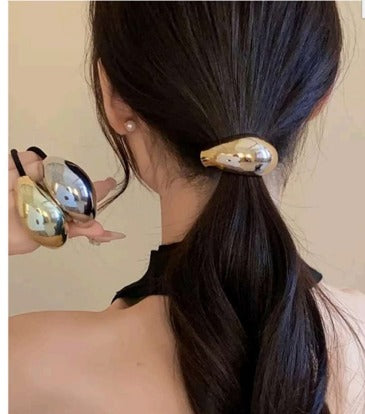 Metallic Gold Hair Claw – Teardrop Design