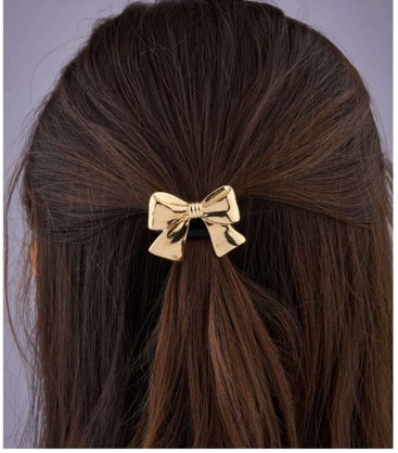 GildedBow Metal Hair Clip – Vintage Charm Meets Modern Shine"