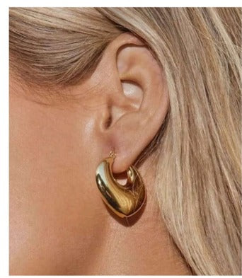 Open Heart Gold Hoop Earrings - Romantic & Stylish Love Symbol"