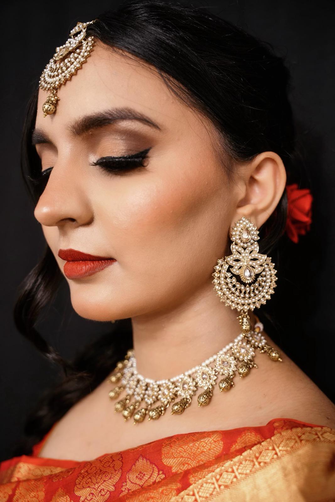 GOLDEN Necklace, Earrings & Tikka Set | Indian Jewelry | South Asian Jewelry | Tikka | Earings | Danglers | Partywear