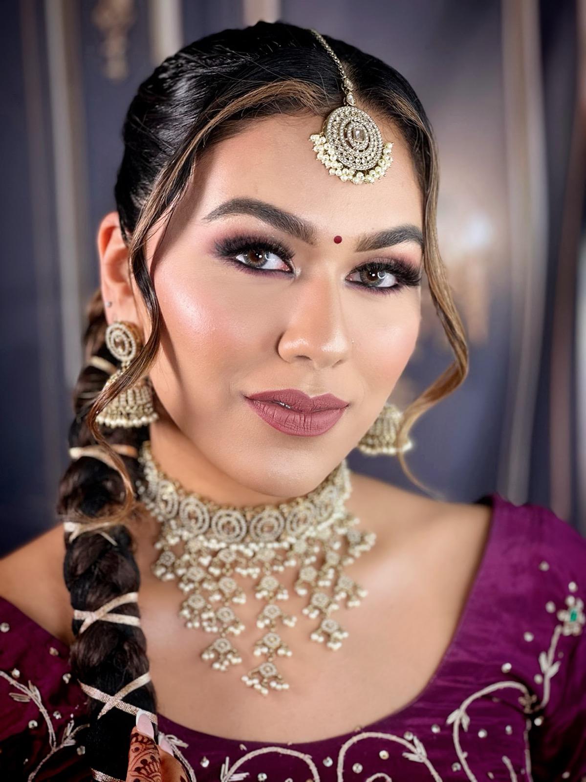 GOLDEN Necklace, Earrings & Tikka Set | Indian Jewelry | South Asian Jewelry | Tikka | Jhumkas | Danglers | Partywear | Golden Set
