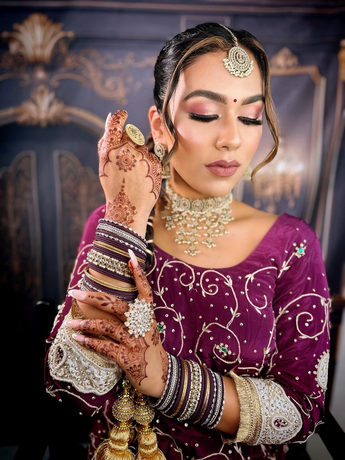 GOLDEN Necklace, Earrings & Tikka Set | Indian Jewelry | South Asian Jewelry | Tikka | Jhumkas | Danglers | Partywear | Golden Set