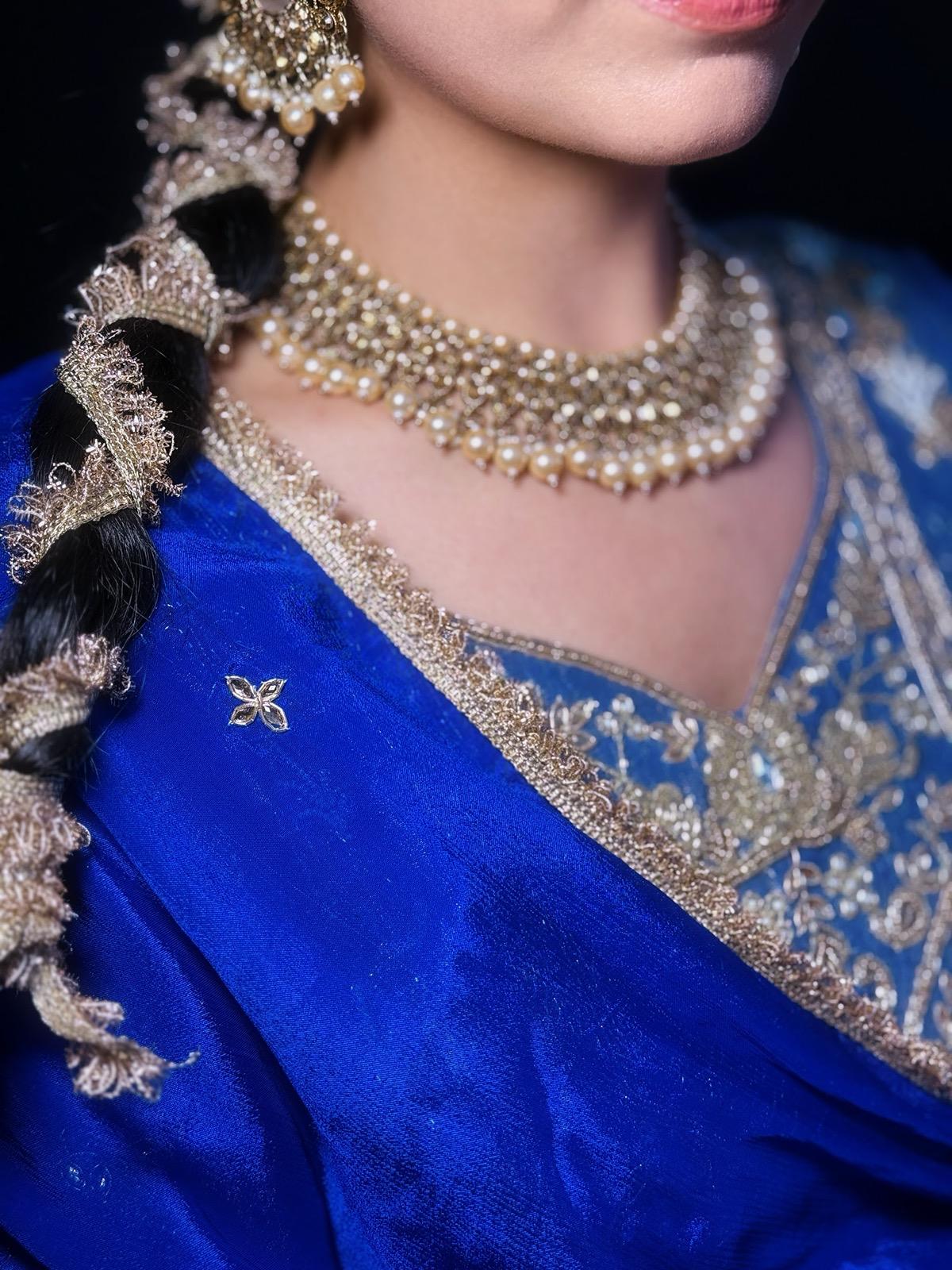 Light Gold Necklace, Earrings & Tikka Set | Indian Jewelry | South Asian Jewelry | Tikka | Earrings | Danglers | Partywear | Golden Necklace