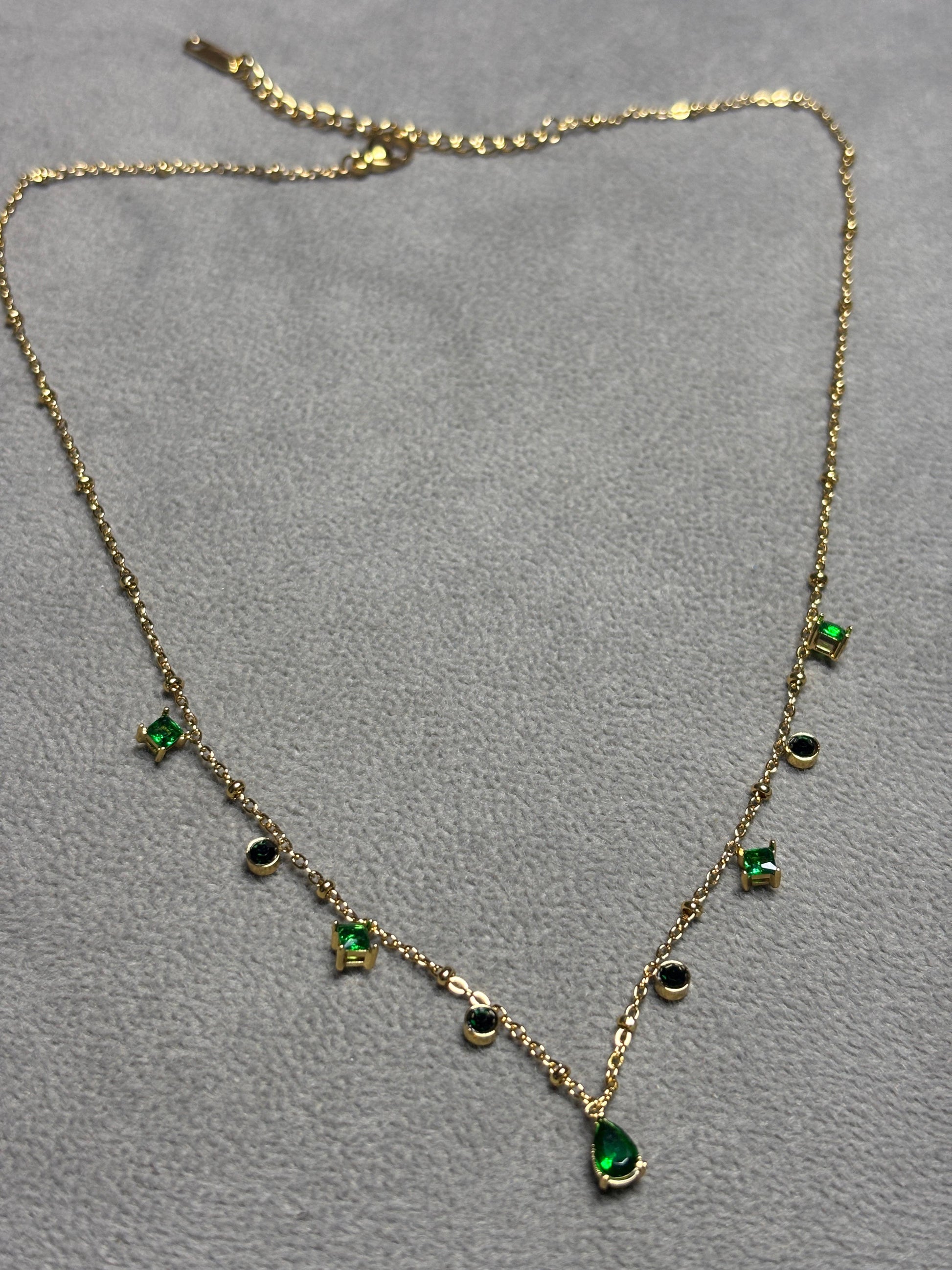 Emerald Dewdrop Necklace