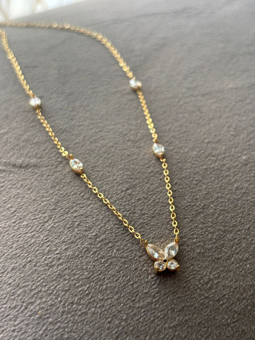 Fluttering Radiance Necklace